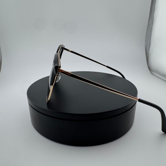 Fendi Butterfly Style Glasses - Picture 5 of 6